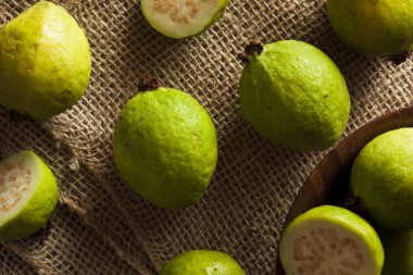 taze organik yeşil guava