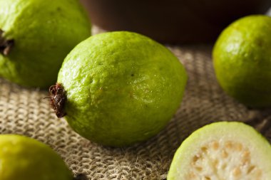 taze organik yeşil guava