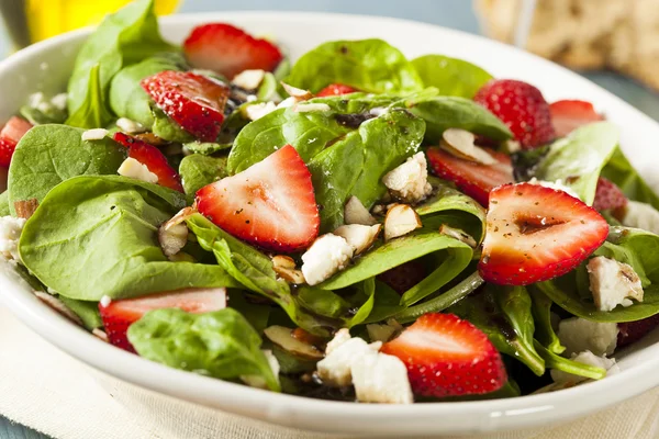 Organic Healthy Strawberry Balsamic Salad — Stock Photo, Image