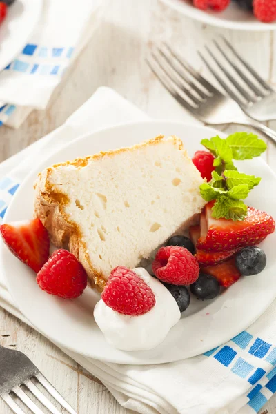 Bolo de comida anjo caseiro — Fotografia de Stock