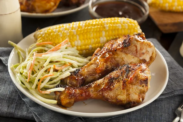 Pollo asado a la parrilla hecho en casa —  Fotos de Stock