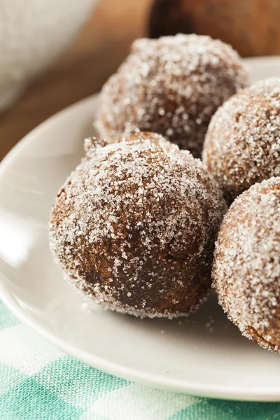 Zelfgemaakte chocolade donut gaten — Stockfoto