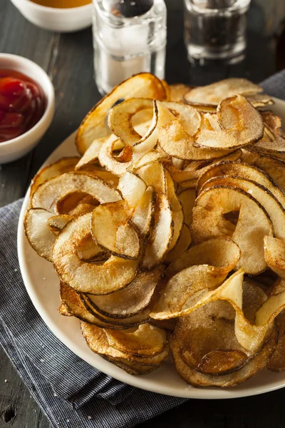 Chips de pommes de terre coupés en spirale faits maison — Photo