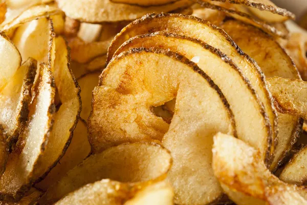 Homemade Spiral Cut Potato Chips — Stock Photo, Image