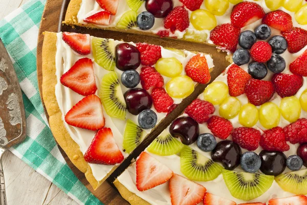 Pizza de frutas naturais caseiro — Fotografia de Stock