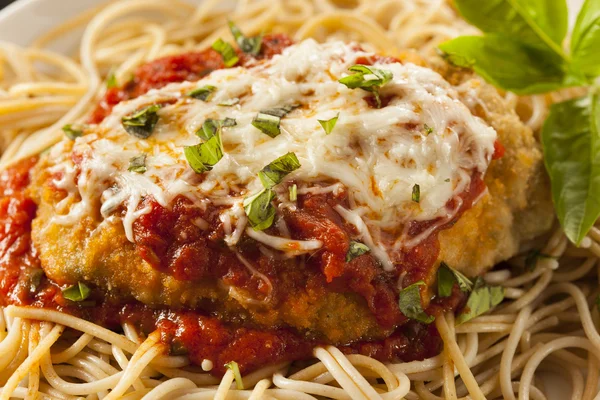 Hemlagad italiensk kyckling parmesan — Stockfoto