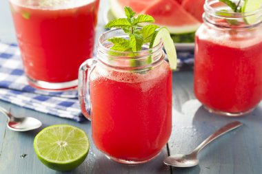 ferahlatıcı ev yapımı karpuz agua fresca