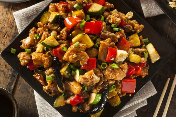 Zelfgemaakte kung pao kip — Stock Fotó