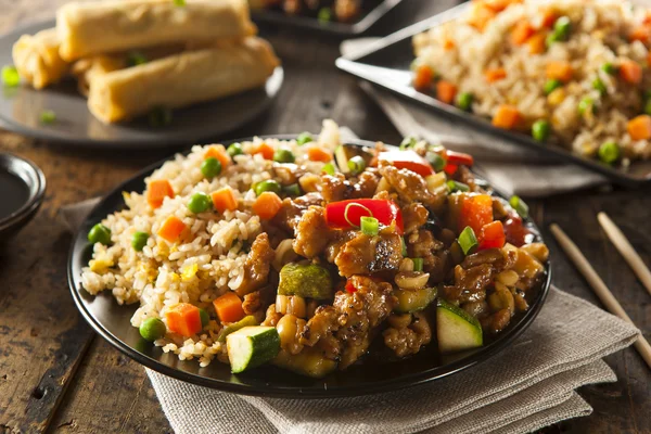 Ev yapımı kung pao tavuğu — Stok fotoğraf