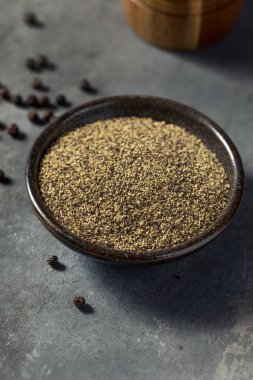 Kuru Organik Zemin Karabiber Kasesinde