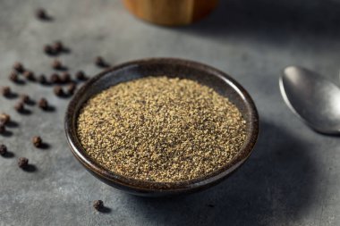 Kuru Organik Zemin Karabiber Kasesinde