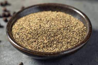 Kuru Organik Zemin Karabiber Kasesinde