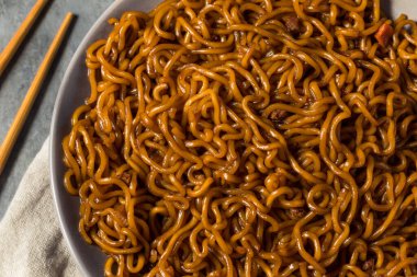 Ev yapımı Kore JJajang Kara Fasulye Çubuklu Erişte