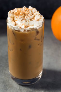 Soğuk Balkabağı Baharatlı Sütlü Kremalı Süt