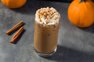 Soğuk Balkabağı Baharatlı Sütlü Kremalı Süt