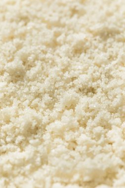 Kâse içinde organik beyaz yer mantarı deniz tuzu