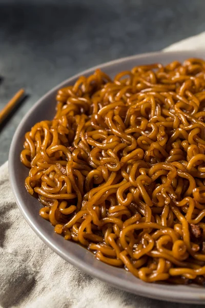 Nouilles Aux Haricots Noirs Jjajang Coréennes Faites Maison Avec Baguettes — Photo