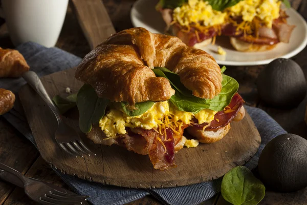 Ham and Cheese Egg Breakfast Sandwich — Stock Photo, Image