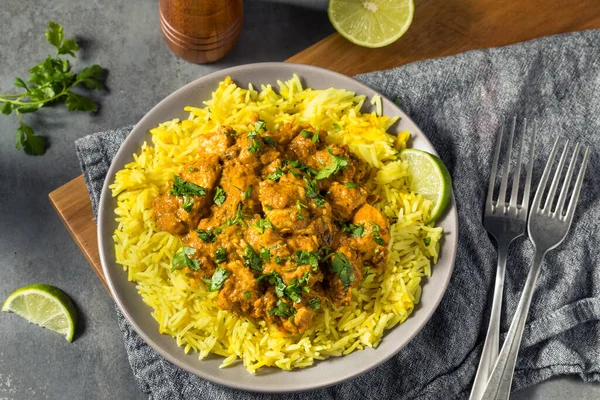 Hausgemachtes Indisches Huhn Biryani Mit Gelbem Reis — Stockfoto