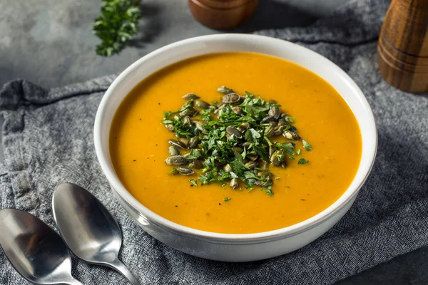 Gezonde Biologische Butternut Squash Soep Met Pepers Peterselie — Stockfoto