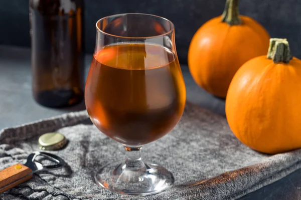 Erfrischend Kalter Herbst Kürbis Gewürz Apfelwein Glas — Stockfoto