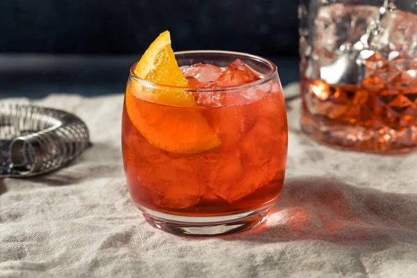 Piás Frissítő Rum Kingston Negroni Egy Narancs Szelet — Stock Fotó