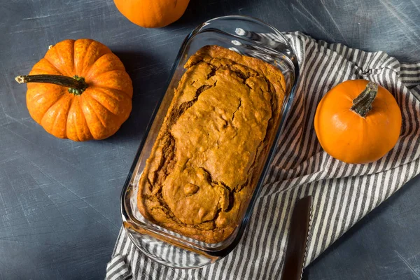 Pan Casero Calabaza Otoño Una Sartén —  Fotos de Stock