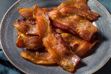 Tabakta Kahvaltı İçin Yağlı Pastırma