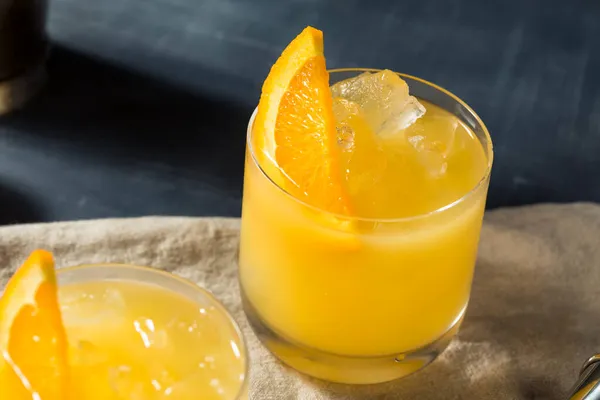 Boozy Vodka Brass Monkey Cocktail Met Sinaasappelsap — Stockfoto