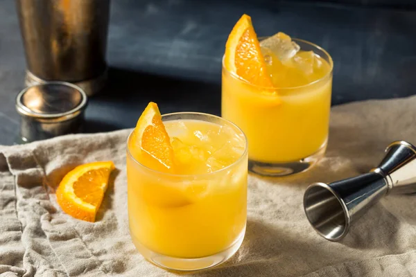 Boozy Vodka Mässing Apa Cocktail Med Apelsinjuice — Stockfoto