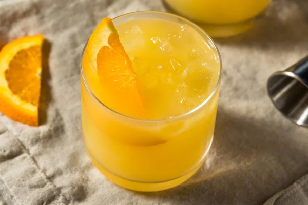 Bouzy Vodka Brass Monkey Cocktail Orange Juice — 스톡 사진