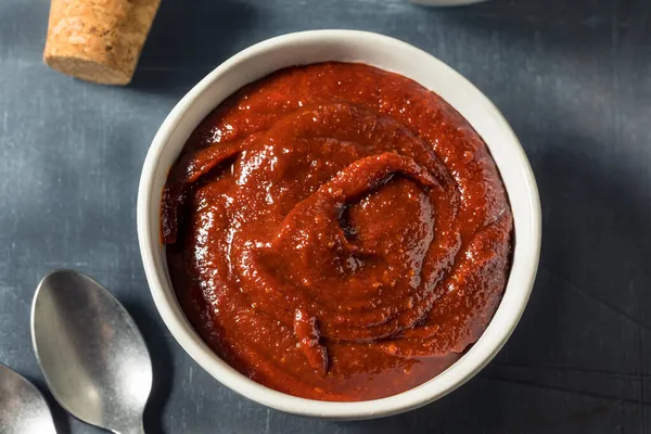 Organic Red Korean Gochujang Sauce Bowl — Stock Photo, Image