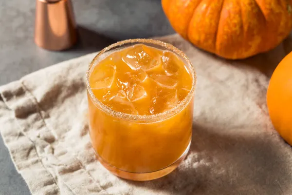 Boozy Erfrischende Herbst Kürbis Gewürz Margarita Mit Tequila — Stockfoto