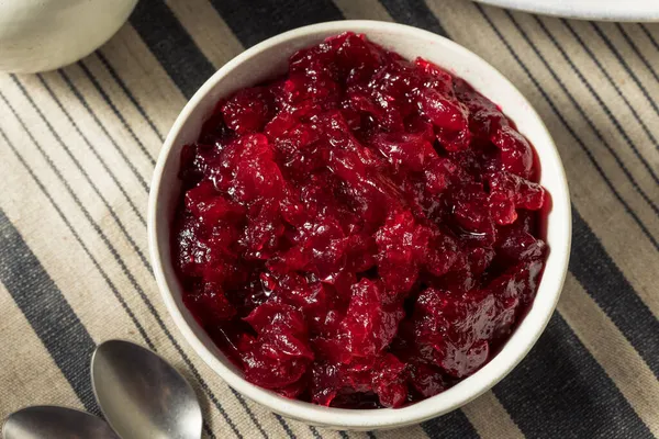 健康的感恩节山莓酱在碗里 — 图库照片
