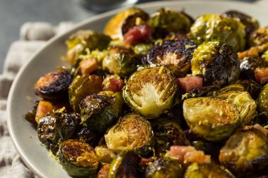 Pancetta ile Sağlıklı Organik Fırında Brüksel lahanası