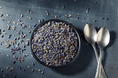 Çiğ Mor Organik Lavanta Kasedeki Baharat