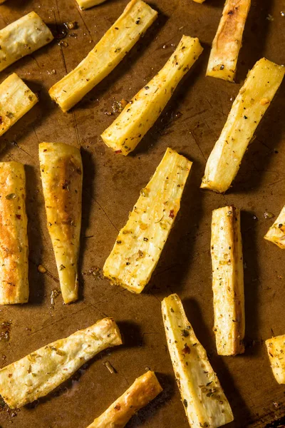 Yapımı Parnsip Fries Tuzlu Biber Kekik — Stok fotoğraf