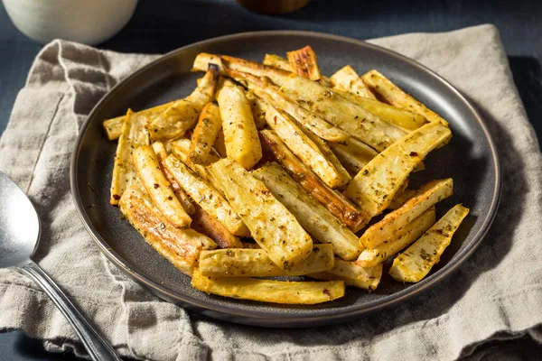 Fritas Asadas Caseras Parnsip Con Pimienta Salada Tomillo —  Fotos de Stock