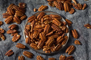 Kase içinde çiğ kahverengi Oranik Ceviz