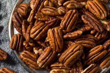 Kase içinde çiğ kahverengi Oranik Ceviz