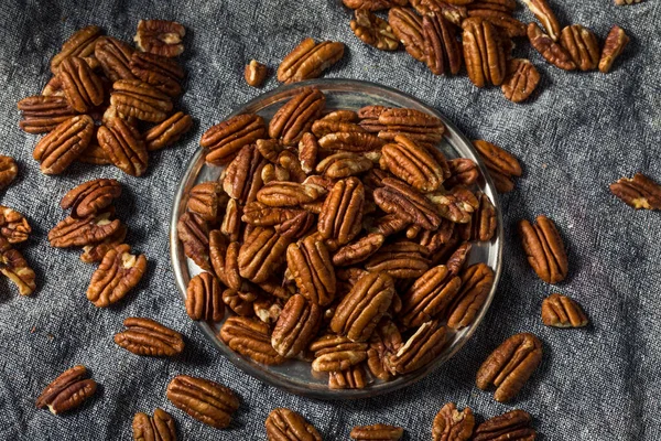 Kase içinde çiğ kahverengi Oranik Ceviz