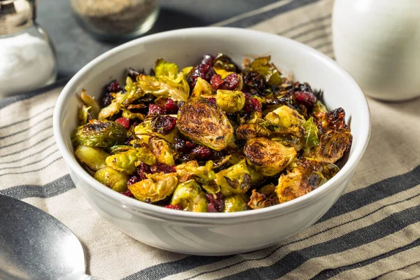 Homemade Thanksgiving Cranberry Brussel Sprouts Balsamic Dressing — стокове фото