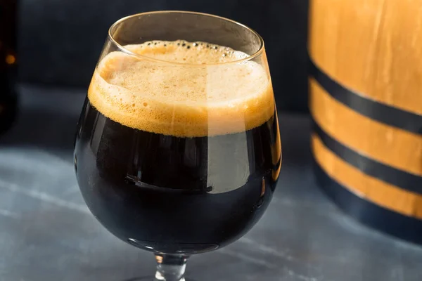 Boozy Bourbon Bararel Cerveza Stout Envejecida Vaso — Foto de Stock