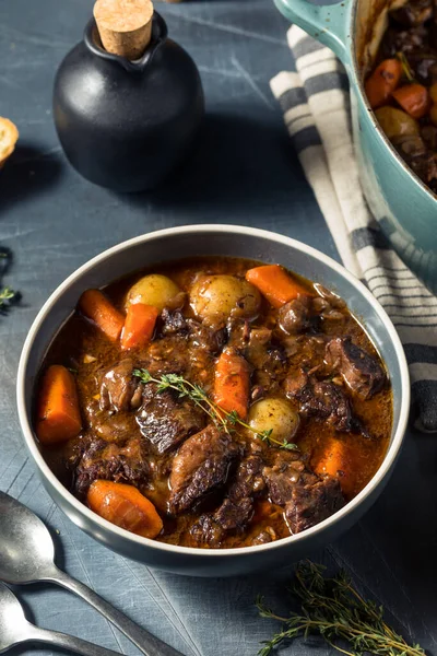 Herzhaftes Hausgemachtes Gourmet Rindfleisch Eintopf Mit Karotten Und Kartoffeln — Stockfoto