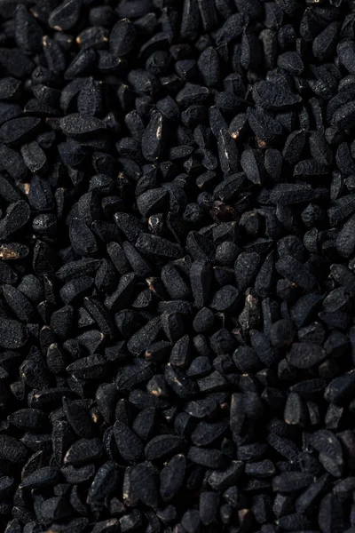 Ακατέργαστο Μαύρο Βιολογικό Κρεμμύδι Charnushka Spice Ένα Μπολ — Φωτογραφία Αρχείου