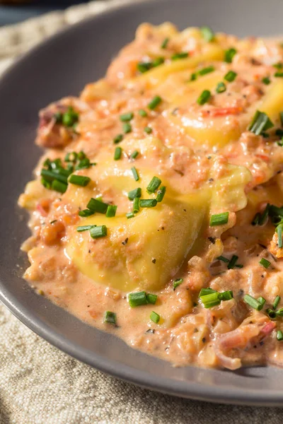 Homemade Healthy Lobster Ravioli Tomato Sauce — стокове фото