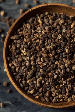 Sağlıklı Çiğ Organik Kakule Kasedeki Tohumlar