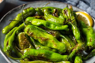 Kavrulmuş Shishito Biberli Tuz ve Biber.