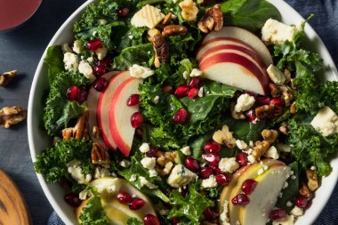 Kale 'li ev yapımı sonbahar nar elma salatası.
