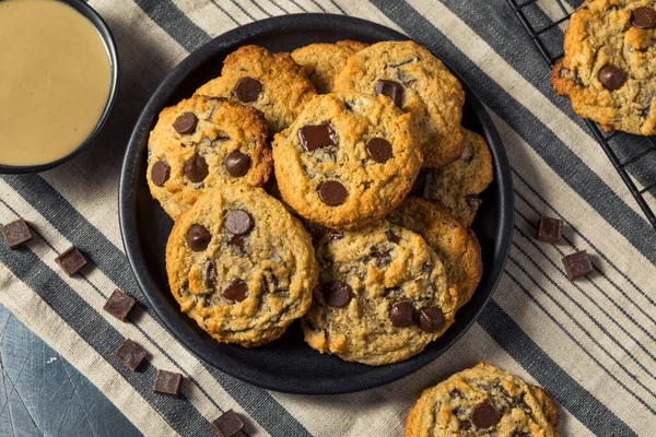 Hausgemachte Tahini Chocolate Chip Cookies Mit Meersalz — Stockfoto